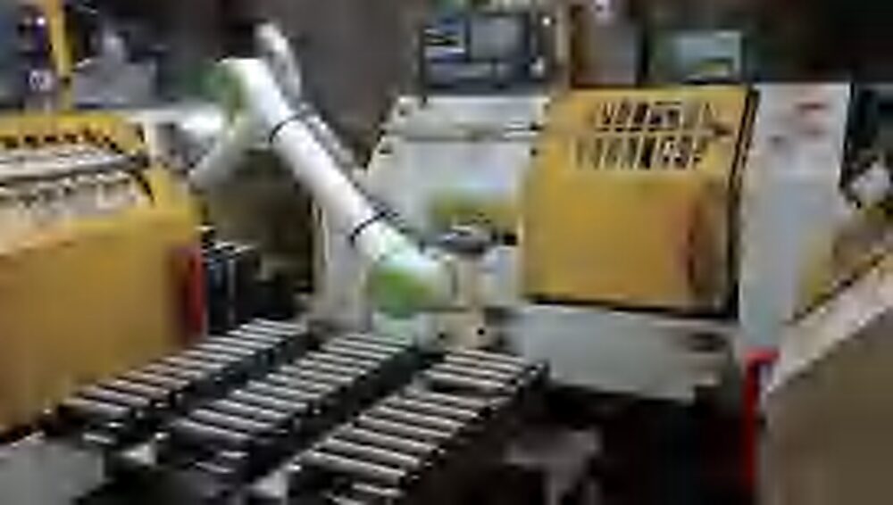 1-to-3 Machine Tool Loading Cobot