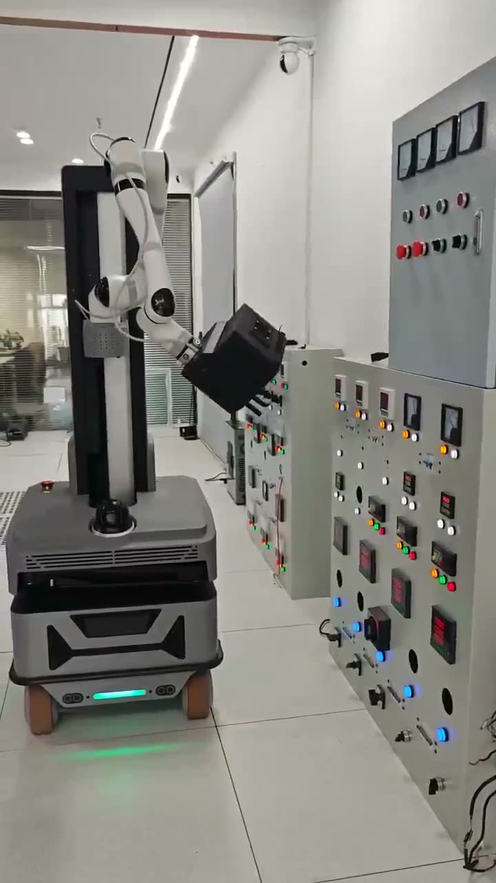Arm on a mobile base at the switchgear